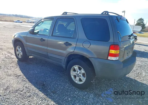 2005 Ford Escape Xlt z USA, uszkodzony, nr VIN 1FMYU93125KC72881